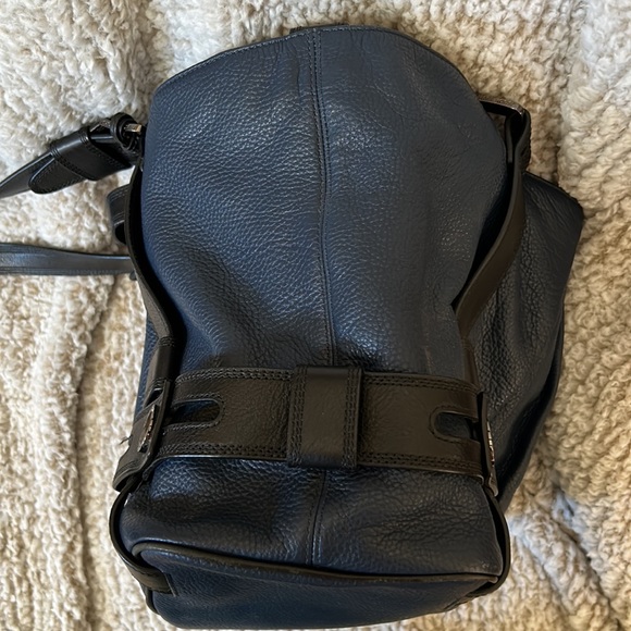 Nice Large Authentic Michael Kors Navy & Black Leather Purse in Great Condition - Picture 5 of 13